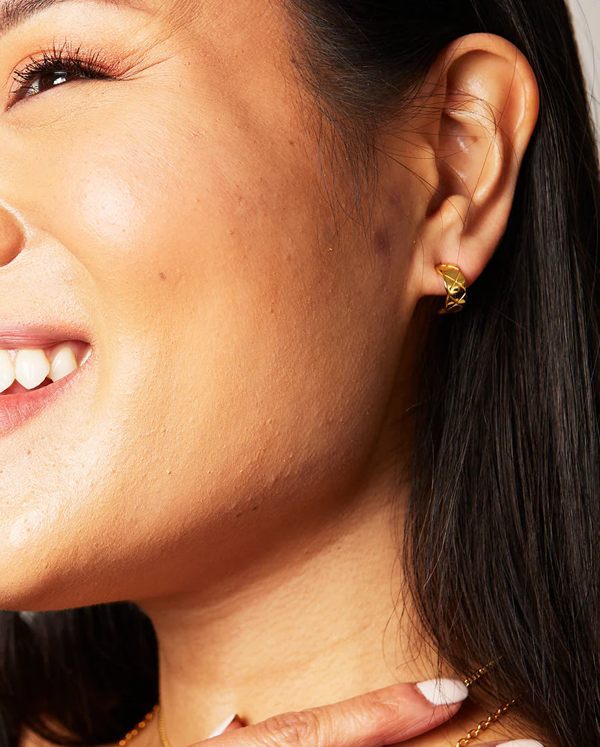 Deltora™ Delphi Quilted Hoops
