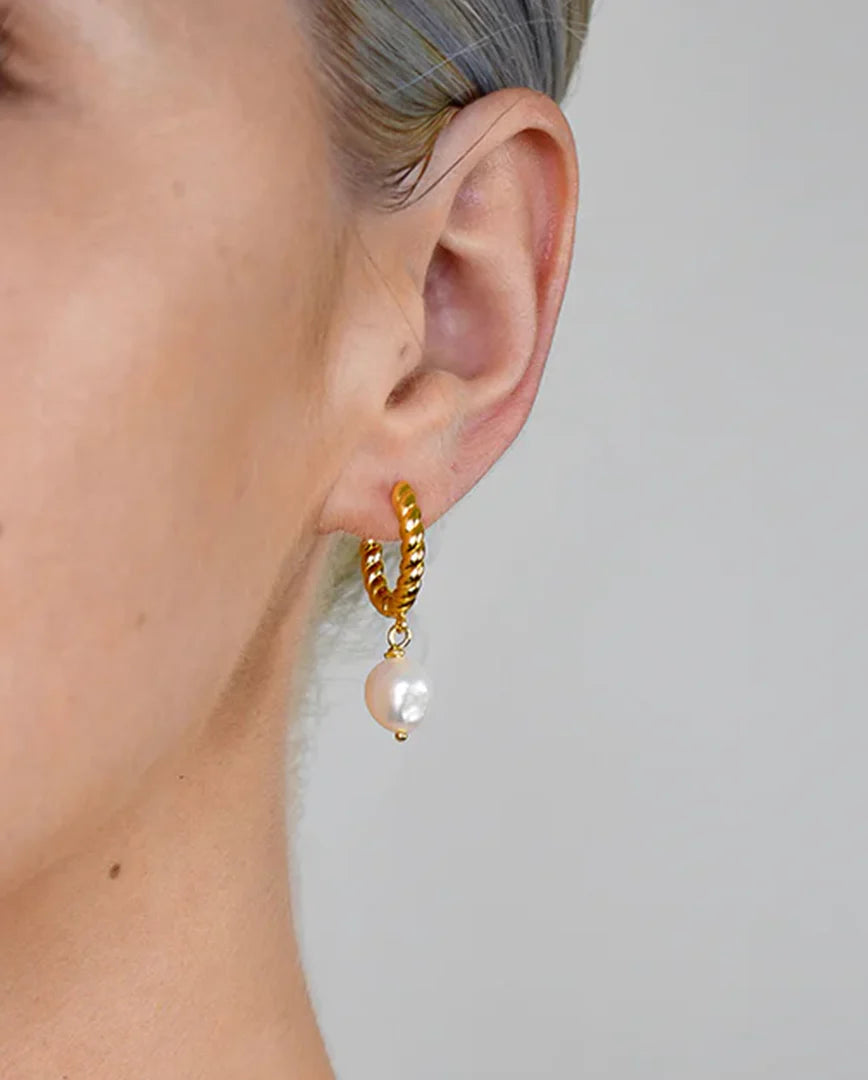 Deltora™ Iconic Olympia Baroque Pearl Earrings