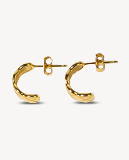 Deltora™ Delphi Quilted Hoops