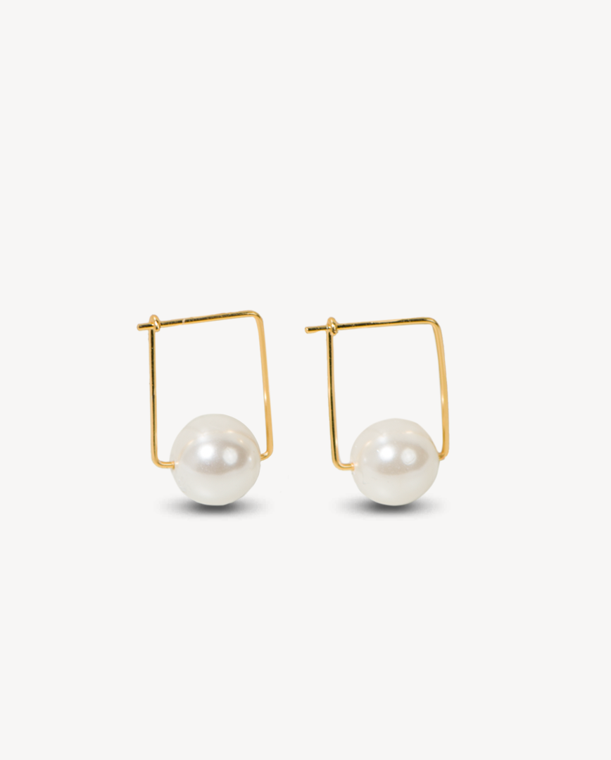 Iconic Venice Piazza Gold Earrings in Pearl