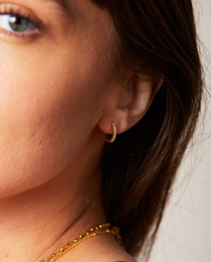 Cecilia Huggies Earrings Hoops in Gold
